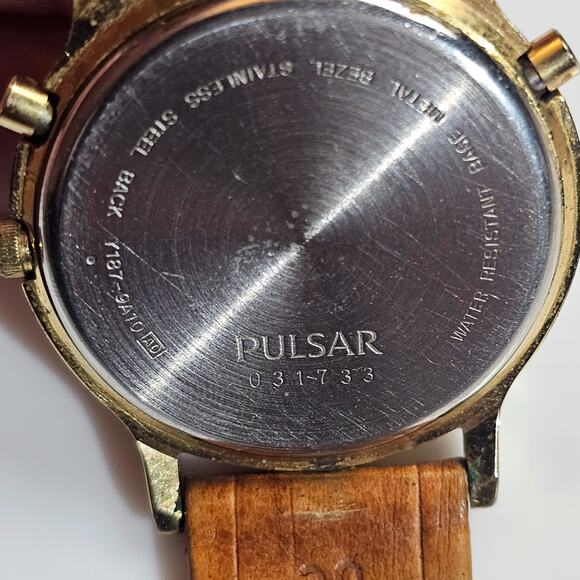 Lot of Vintage Watches Pulsar Seko Swiss Army and Speidel Band for Parts/Repair - Picture 15 of 16